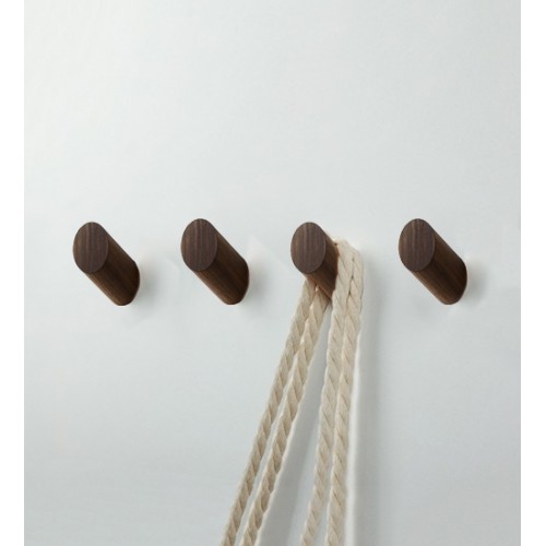 Leuke set van 4 houten kledinghaken (kapstok), noten